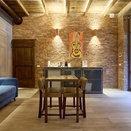 Emme Loft I Blue Moon - Elegant Luxury Loft Apartment *